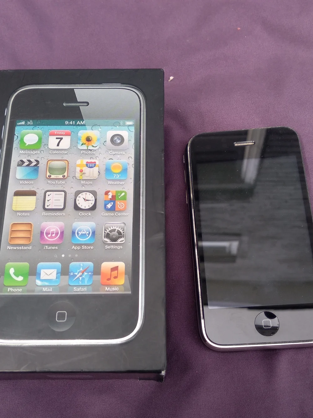 Apple iPhone 3G Black with Box